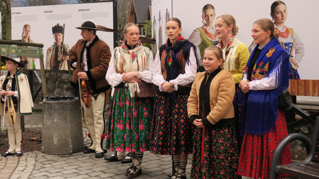 Harda młodość pod chmurką