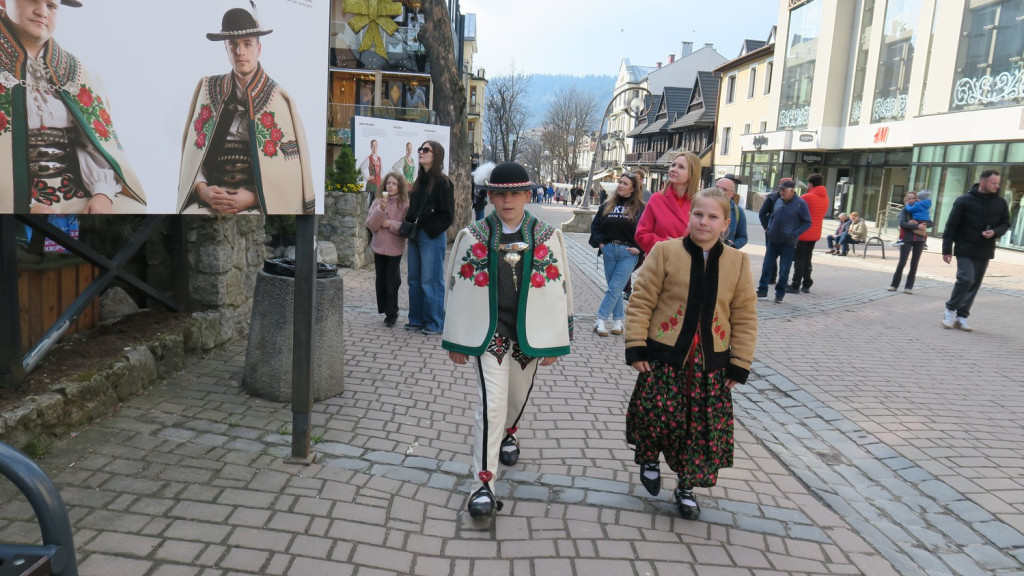 Harda młodość pod chmurką