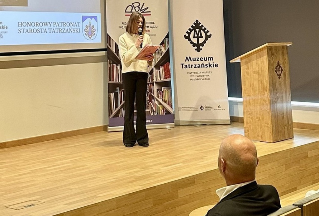 Młodzi recytatorzy i poezja z Ravensbrück w Palace