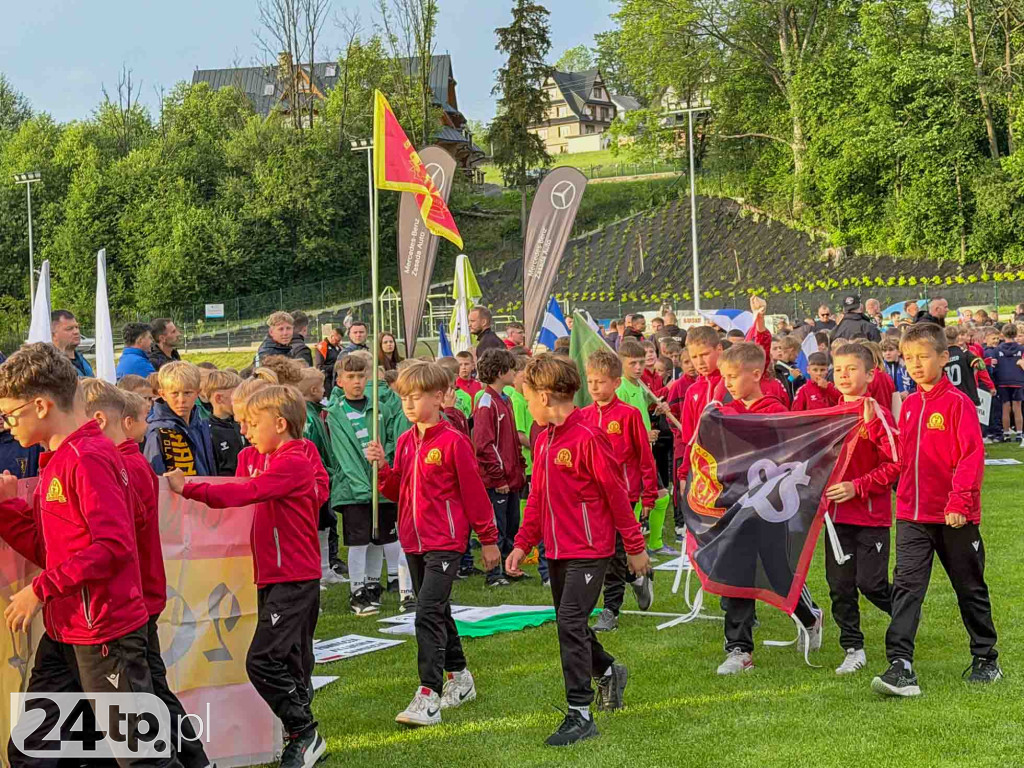 Pół tysiąca piłkarzy walczy na boisku w Poroninie