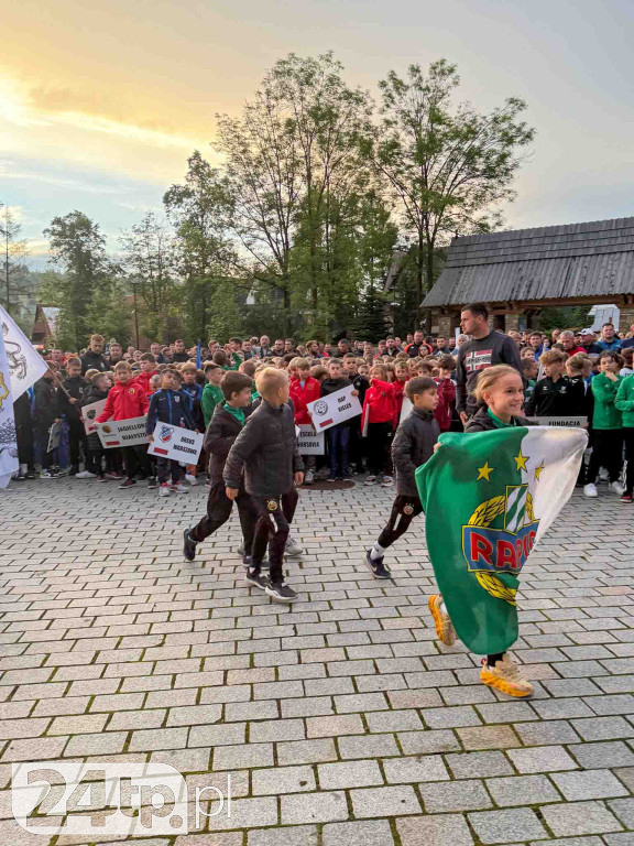 Pół tysiąca piłkarzy walczy na boisku w Poroninie