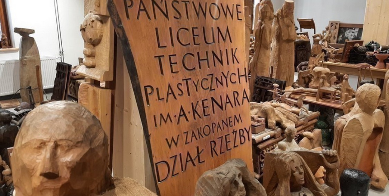 Jubileusz Liceum Kenara i cenne zbiory szkoły