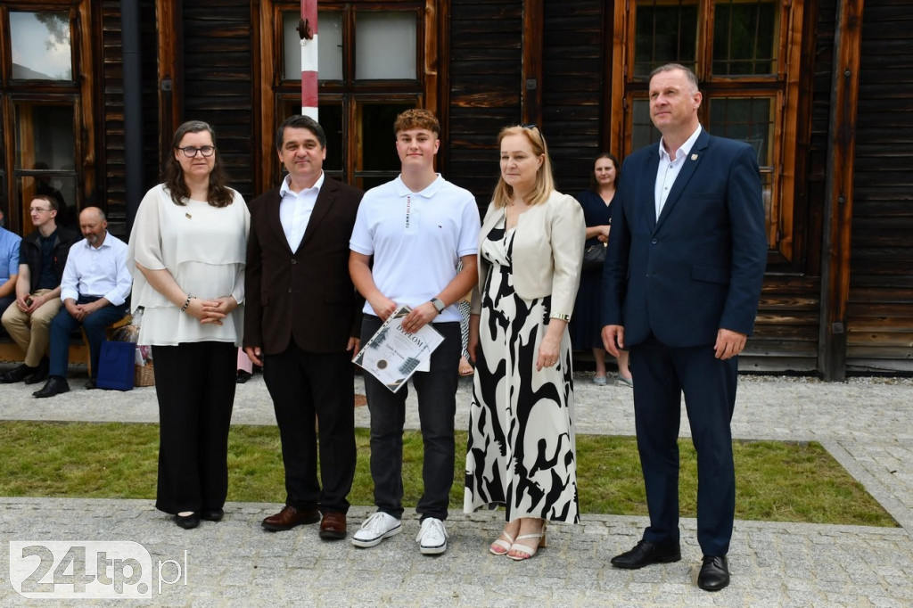 Nagrody dla prymusów na koniec roku szkolnego