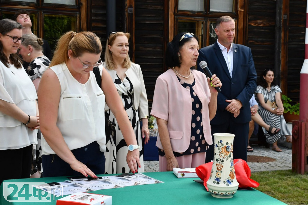 Nagrody dla prymusów na koniec roku szkolnego