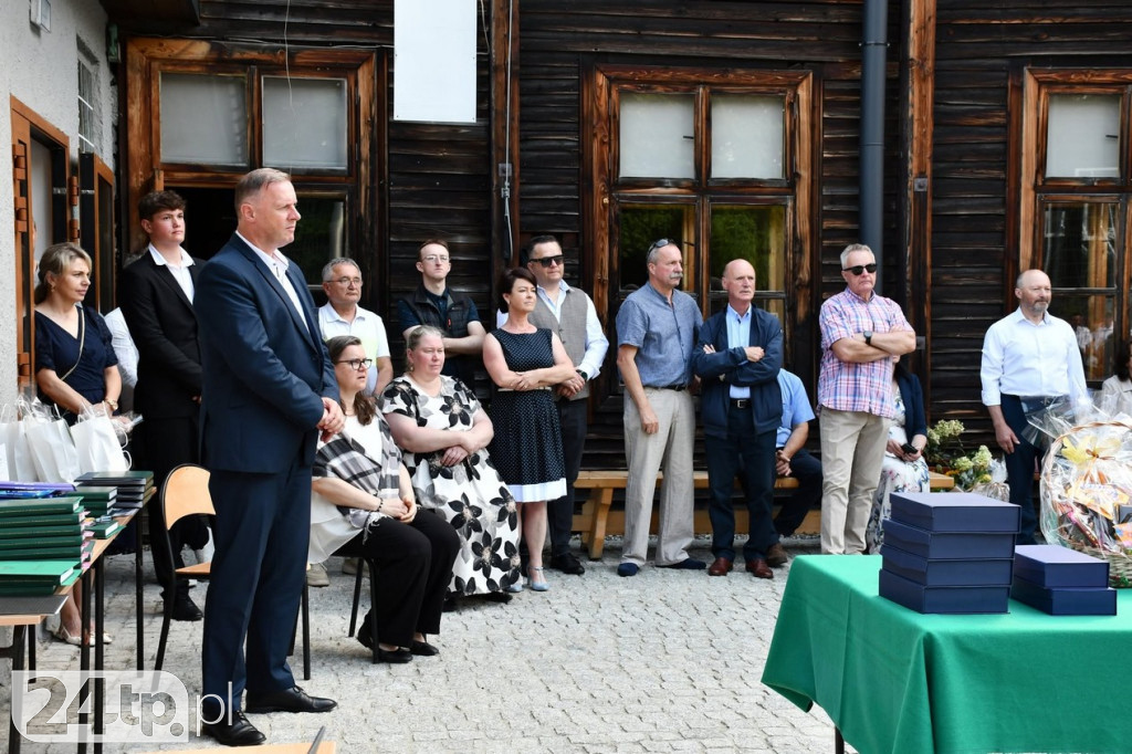 Nagrody dla prymusów na koniec roku szkolnego
