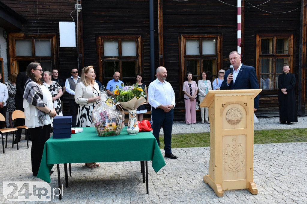 Nagrody dla prymusów na koniec roku szkolnego