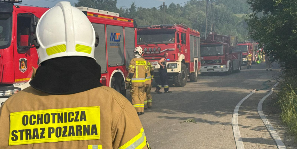 Wielki pożar hali w Mszanie Dolnej