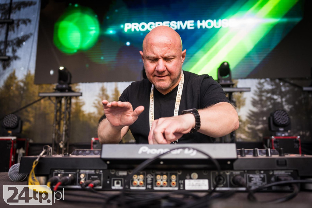 Farbowano Potańcówka u Królowej – wieczor DJ-ów w Lipnicy Wielkiej
