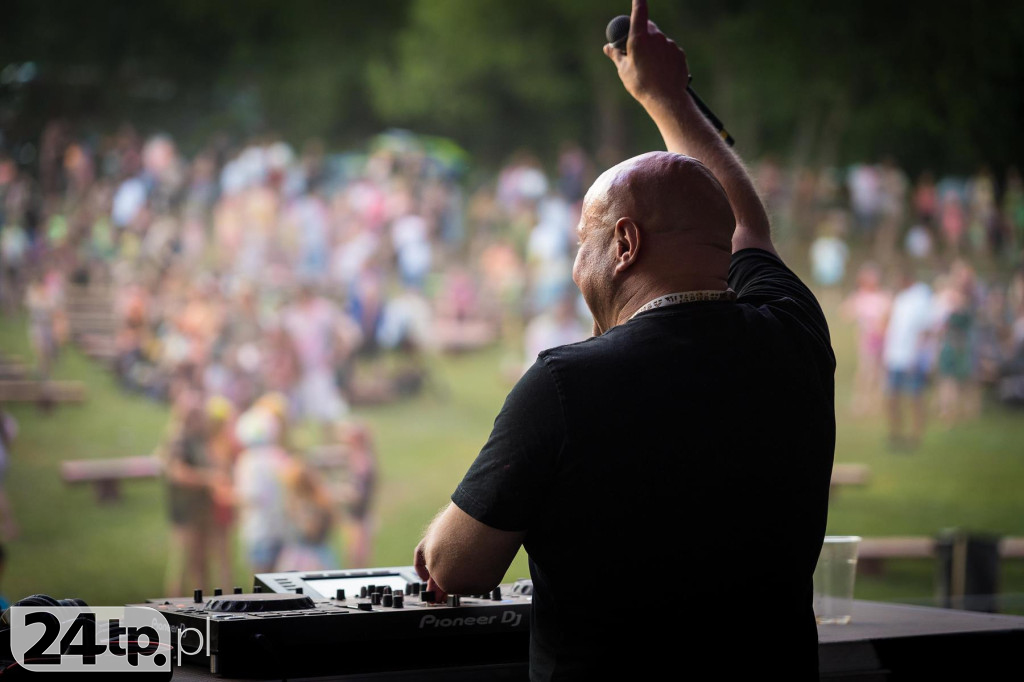 Farbowano Potańcówka u Królowej – wieczor DJ-ów w Lipnicy Wielkiej