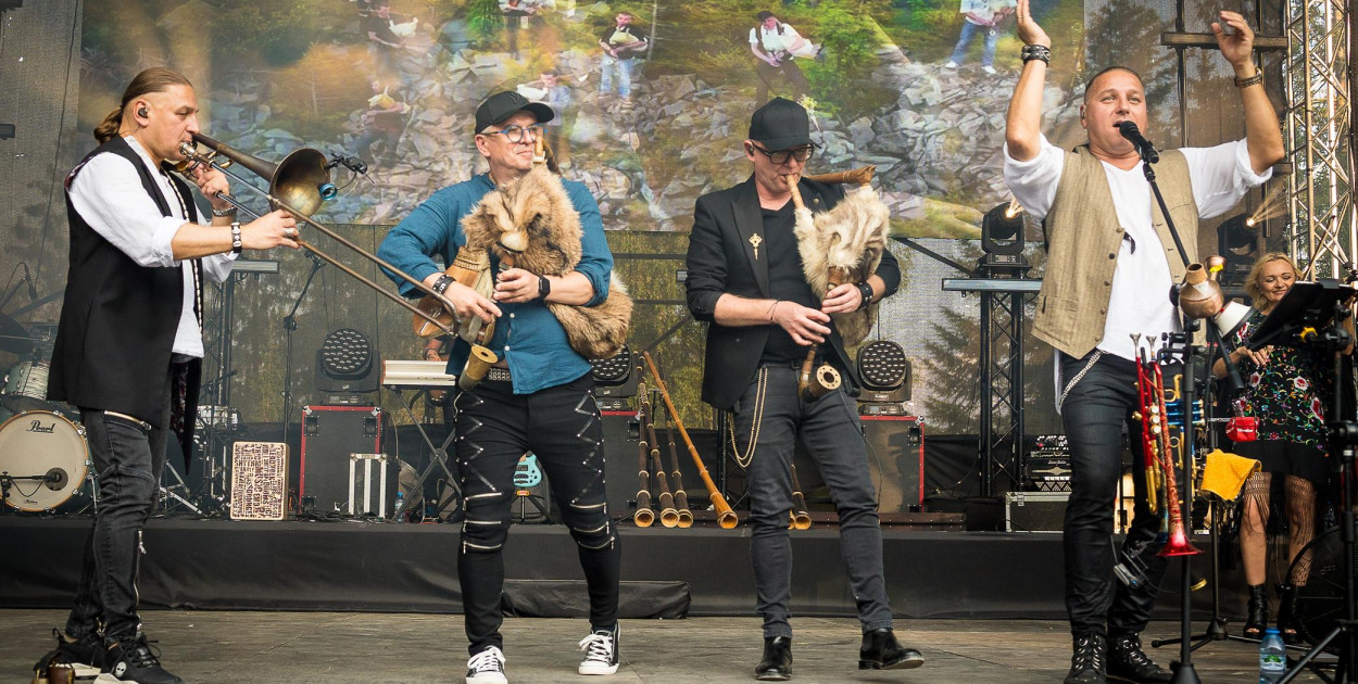 Korowód, taniec na 50 par i koncert Golec uOrkiestry.