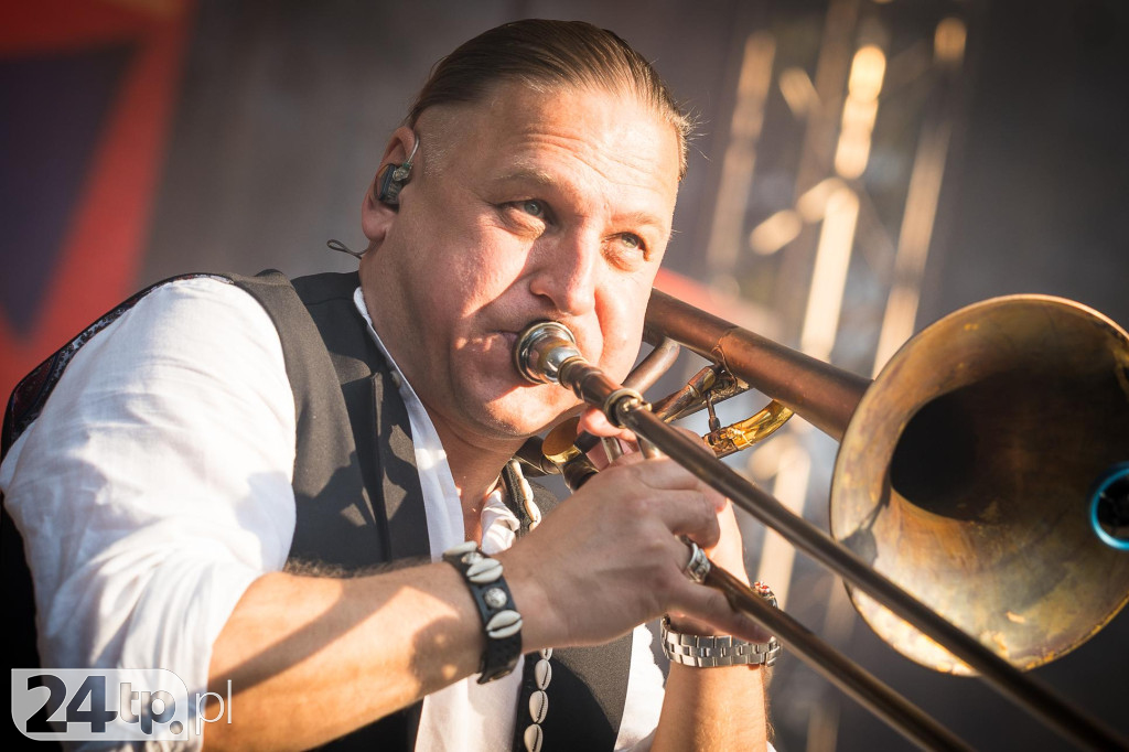 Korowód, taniec na 50 par i koncert Golec uOrkiestry.