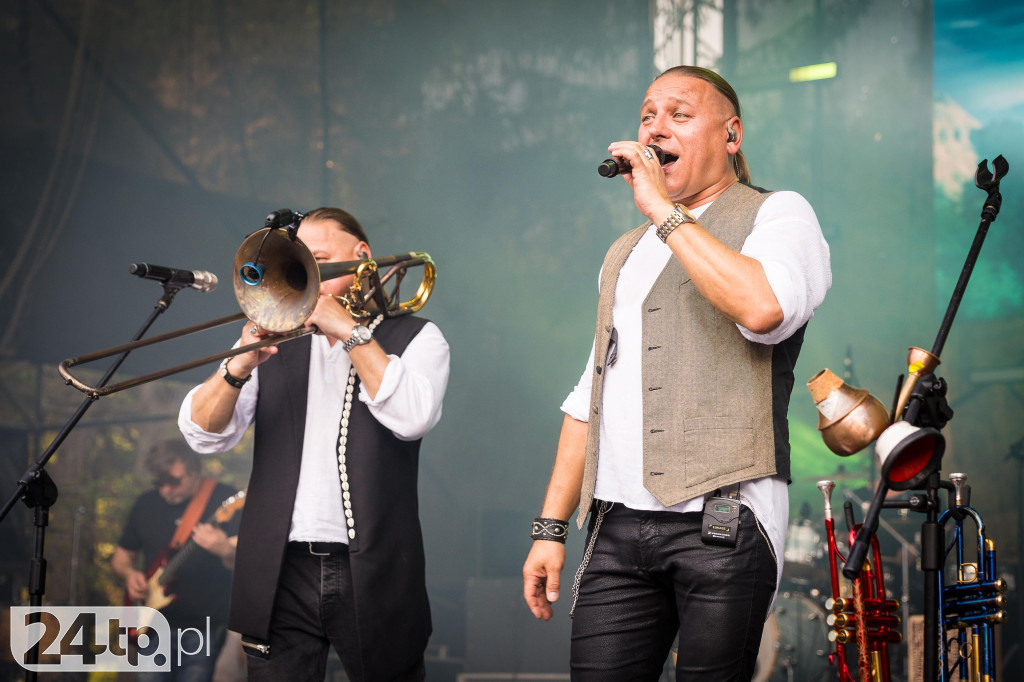 Korowód, taniec na 50 par i koncert Golec uOrkiestry.