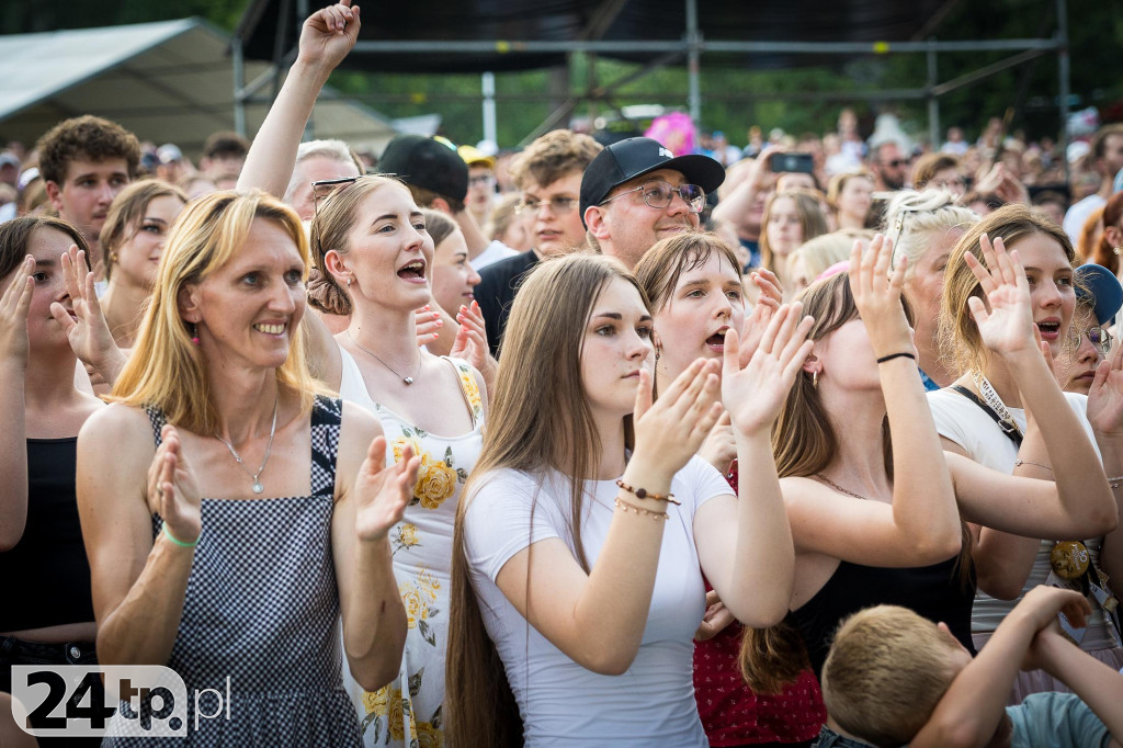 Korowód, taniec na 50 par i koncert Golec uOrkiestry.