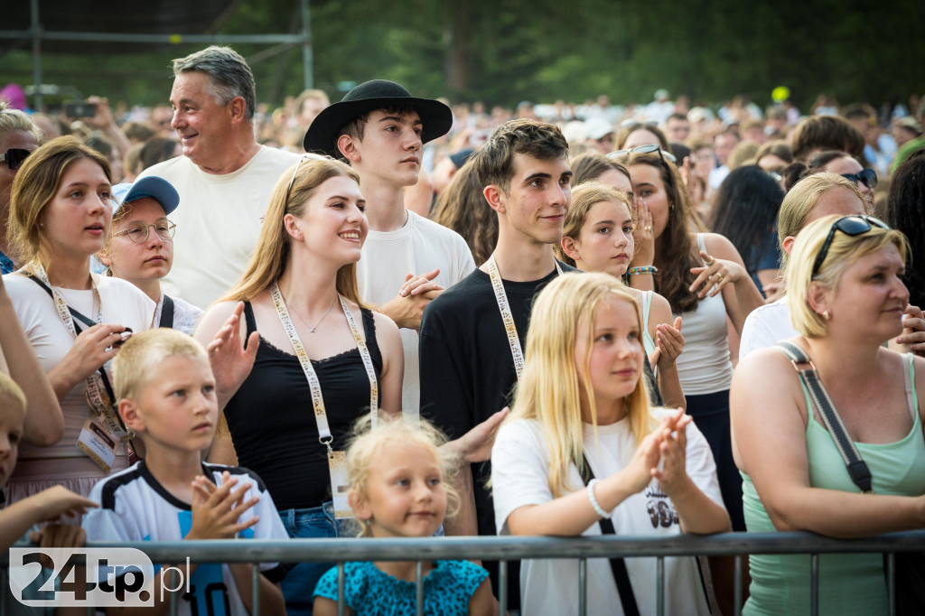 Korowód, taniec na 50 par i koncert Golec uOrkiestry.