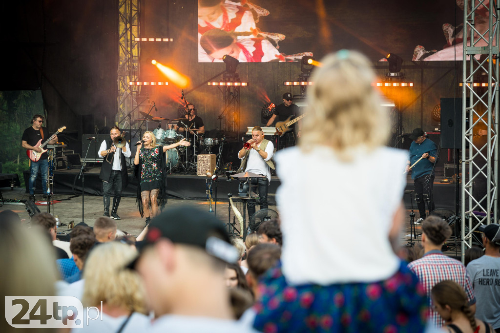 Korowód, taniec na 50 par i koncert Golec uOrkiestry.