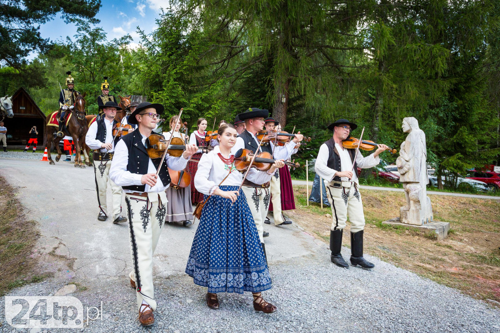 Korowód, taniec na 50 par i koncert Golec uOrkiestry.