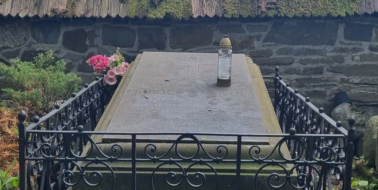 Te groby na Pęksowym Brzyzku wołają o ratunek