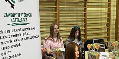 Targi edukacyjne w Zębie. Młodzież wybiera swoją przyszłość