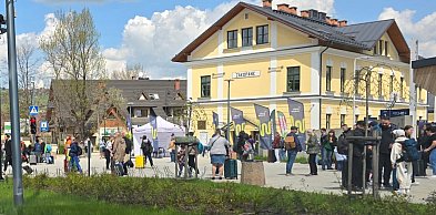 Przyjadą na weekend? Są tacy, którzy lubią ocierać się na Krupówkach