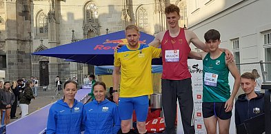 Wojciech Galik na podium międzynarodowego JBL Jump Fest