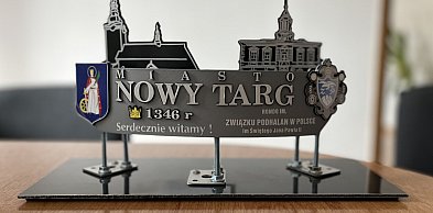 Nowy witacz na zakopiance przed Nowym Targiem