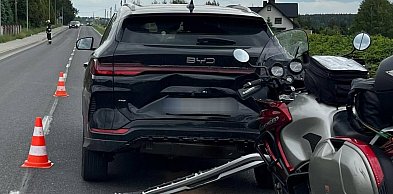 Kolizja motocykla z osobówką w Jabłonce