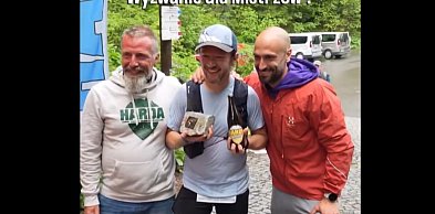 Łukasz Bunsh zwycięża w triathlonie Harda Suka. Meta nad Morskim Okiem