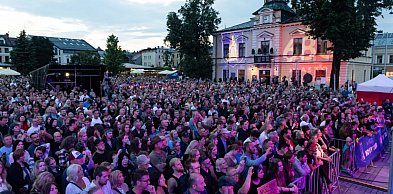 Dżem porwał publiczność na nowotarskim rynku. 680 lat Nowego Targu