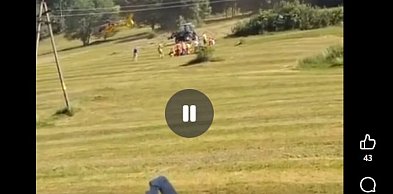 Śmigłowiec LPR przyleciał do Ochotnicy Górnej (WIDEO)