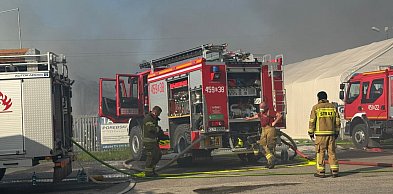 Tajemnicza paczka  wywołała pożar hali w Mszanie Dolnej
