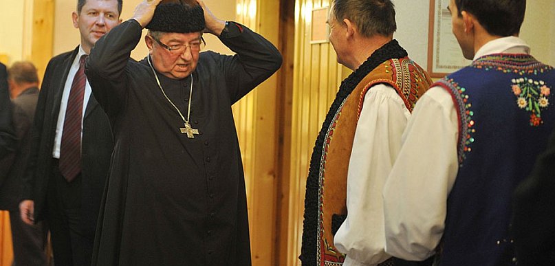  Episkopat obradował w Księżówce, a biskup przymierzył fiakierską…