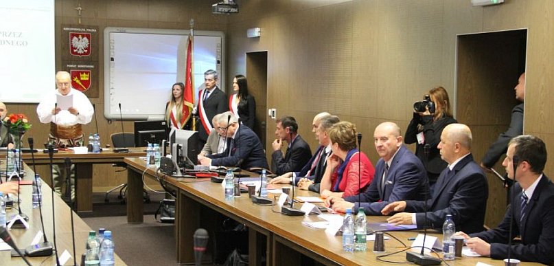 Formalnościom stało się zadość - Faber rządzi powiatem