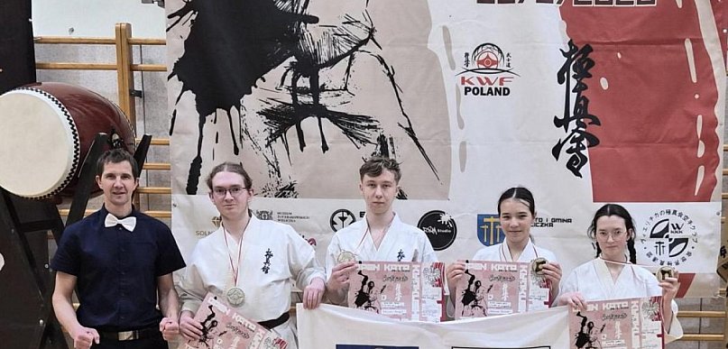 Orawscy karatecy z medalami