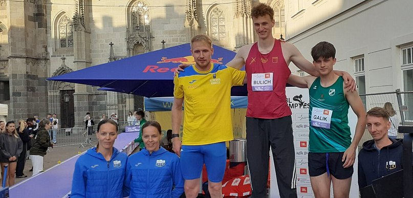 Wojciech Galik na podium międzynarodowego JBL Jump Fest